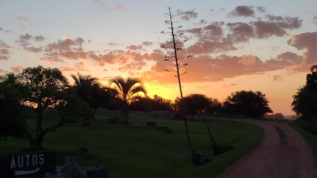Dieciocho de Julio Hosteria Fortin De San Miguel מראה חיצוני תמונה